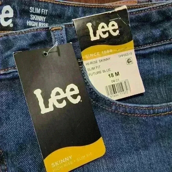 Lee Women's Heritage High Rise Skinny Jean Size 4M, 8M, 18M, 20M Blue Dark Wash - Picture 6 of 8